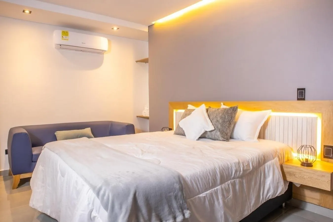 Warm Retreat At Rosa Negra Stadio Medellín